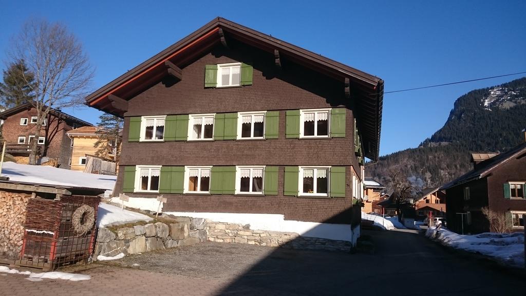 Mein Elternhaus Gaestehaus Waltraud Fink Appartement Au (Vorarlberg) Buitenkant foto